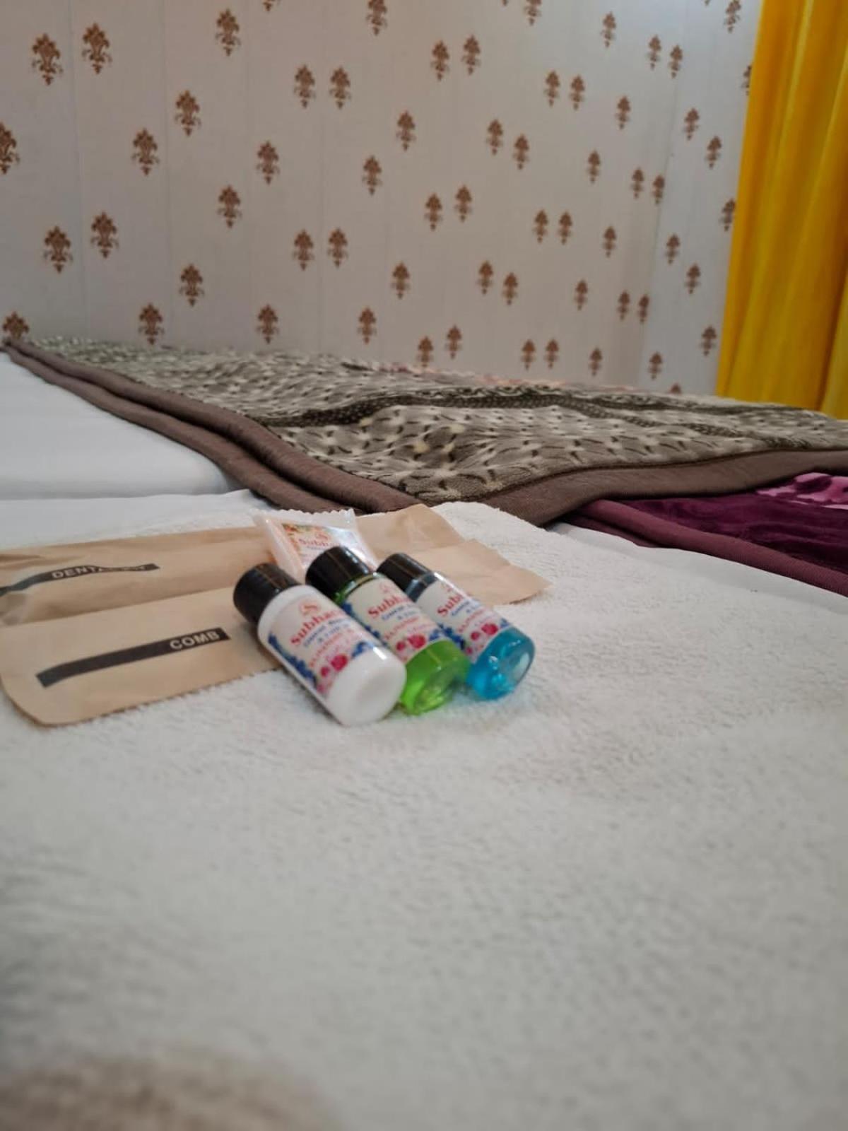 Hotel Sgh Subhadra Guest House Ayodhya Luaran gambar